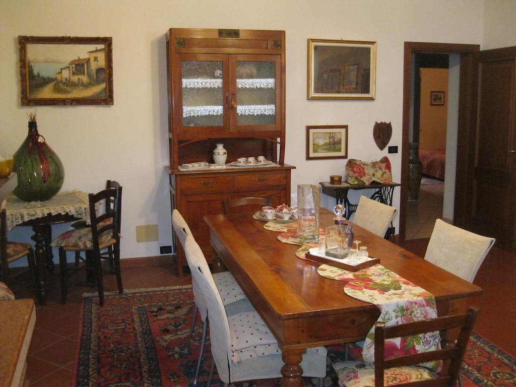 Отель Trattoria Milani Лонато Экстерьер фото