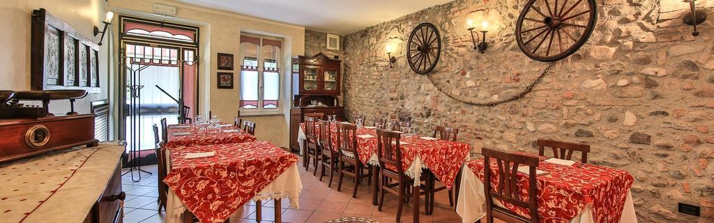 Отель Trattoria Milani Лонато Экстерьер фото